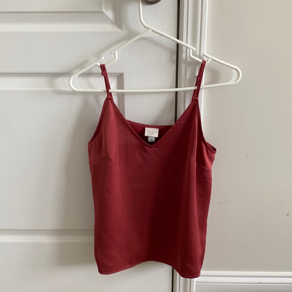 Burgundy short sleeve top